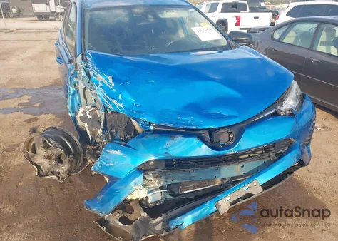 2018 Toyota Rav4 Le z USA, uszkodzony, nr VIN JTMZFREV3JJ173182